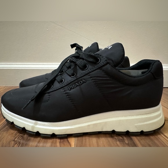 Prada Mens Nylon Trainers - Preowned- like new w/ boxs & dust bag - Picture 4 of 10